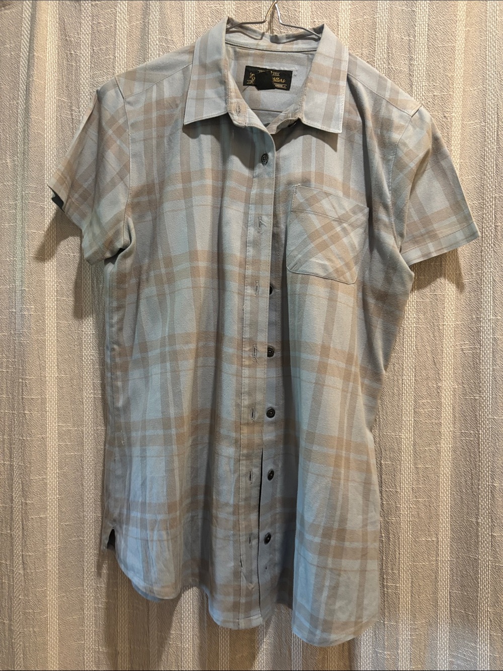 Noble outfitters Women's Light Blue & gray Plaid Short-Sleeve Button-Down Shirt